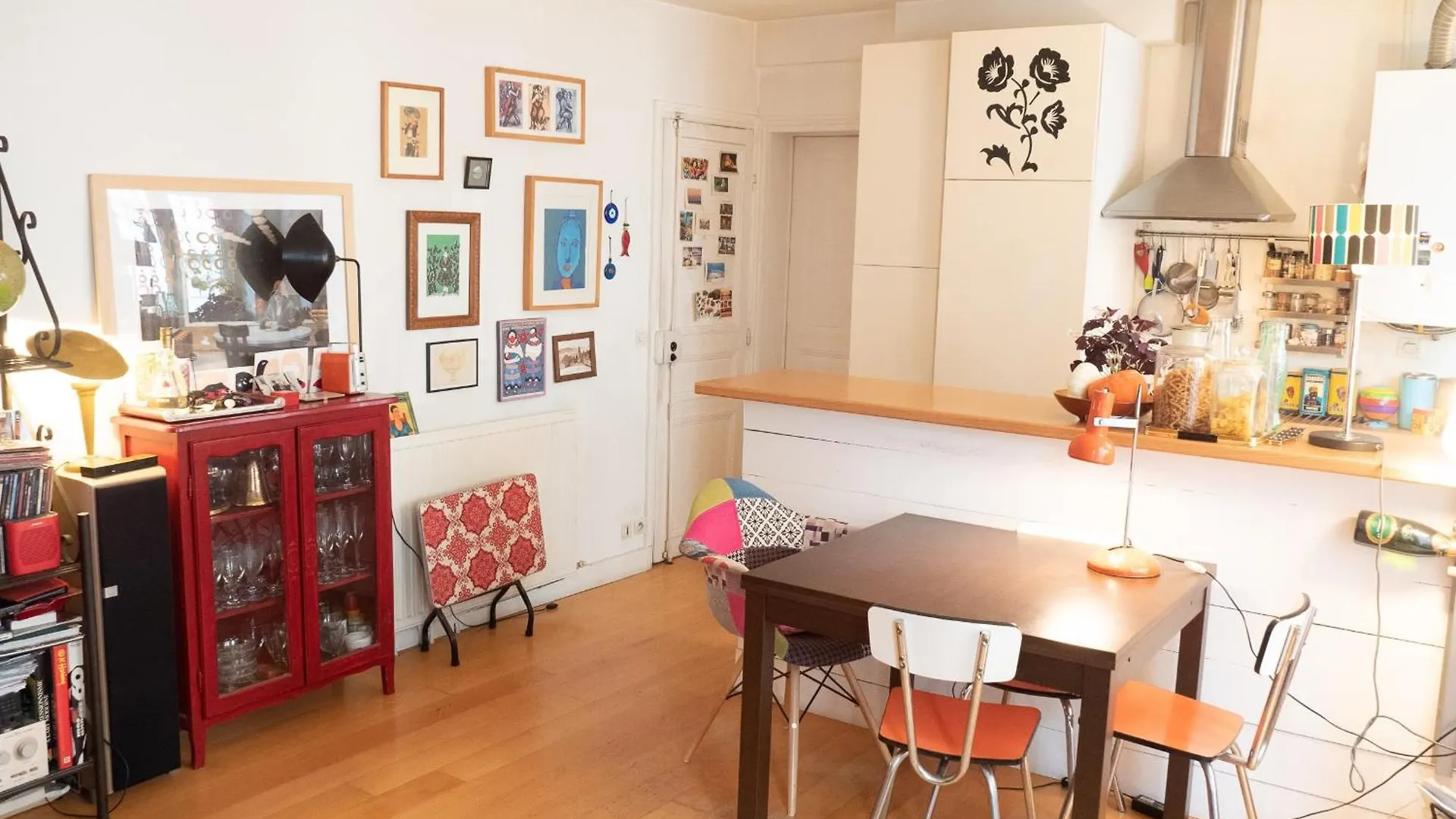 Authentic And Charming Accommodation contacts